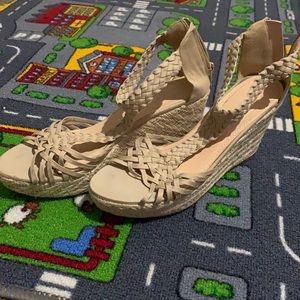 Women’s wedge sandals